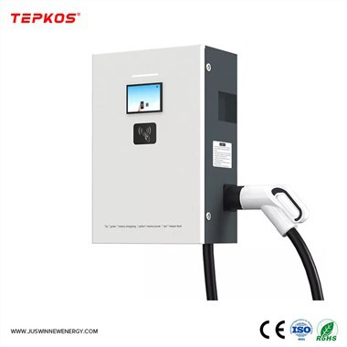 Rychlá nabíječka do auta Ev